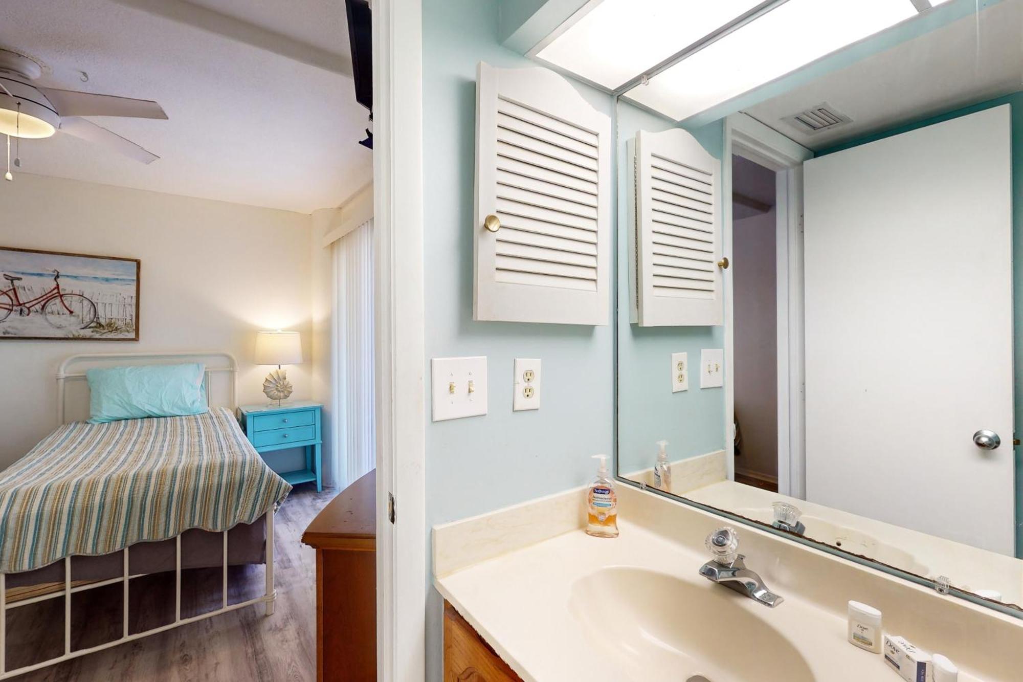 Ocean Breeze & Santa Maria Condos フォートマイヤーズビーチ 部屋 写真