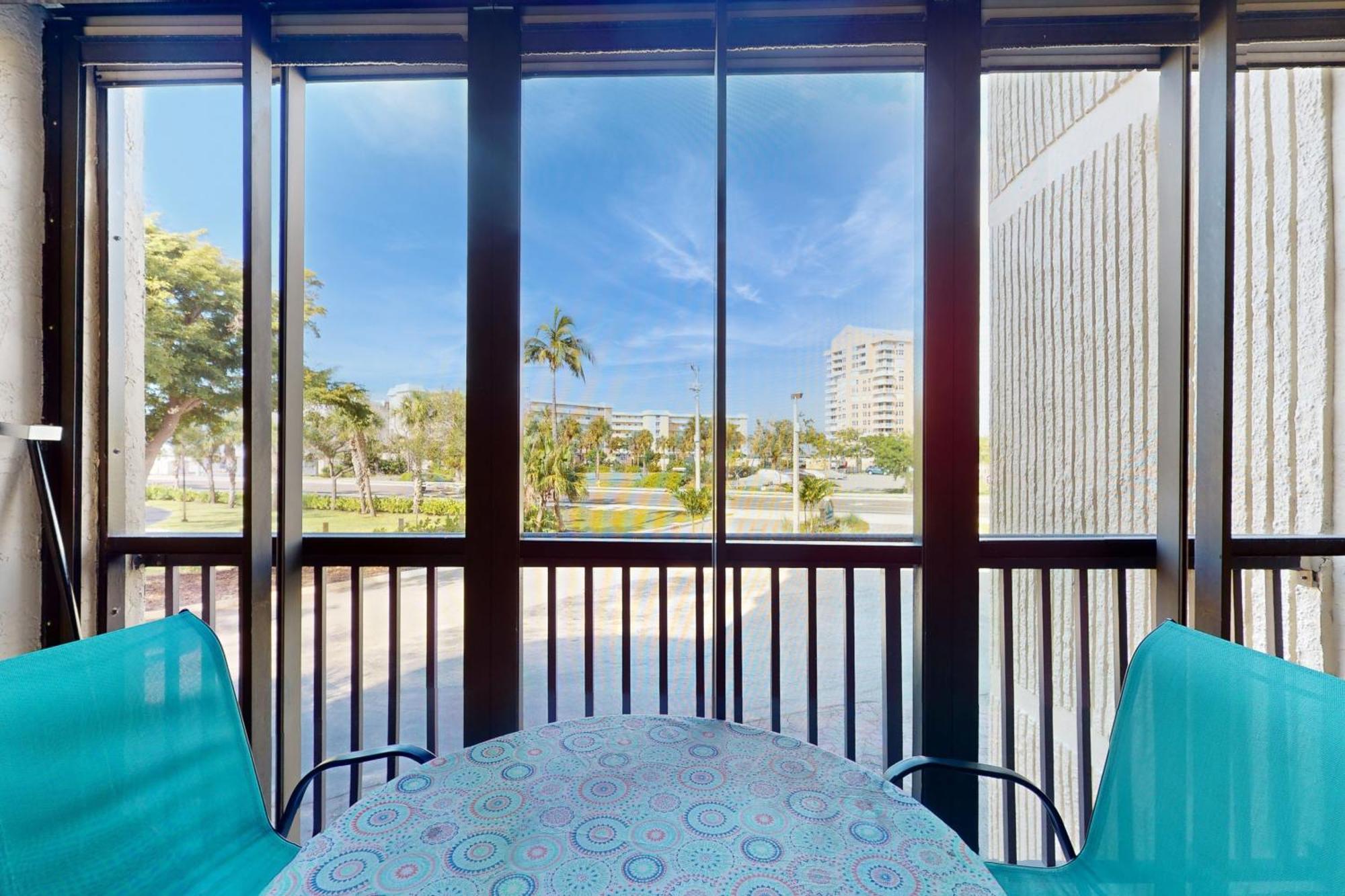 Ocean Breeze & Santa Maria Condos フォートマイヤーズビーチ 部屋 写真