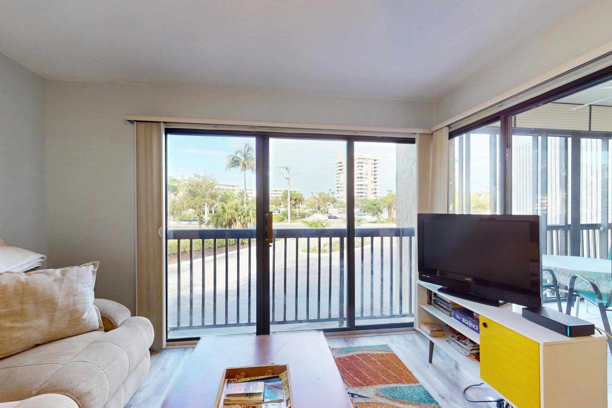 Ocean Breeze & Santa Maria Condos フォートマイヤーズビーチ 部屋 写真