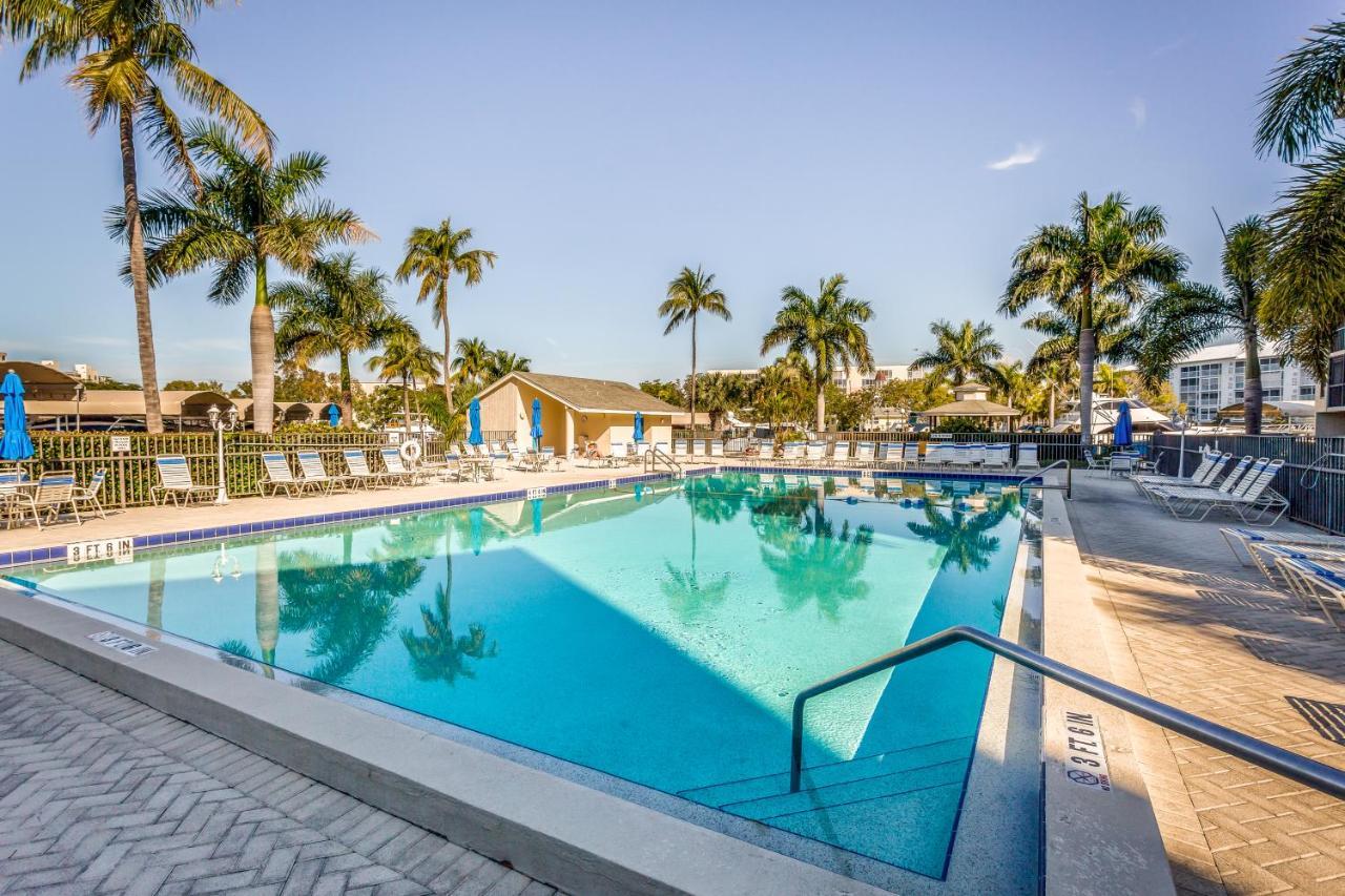 Ocean Breeze & Santa Maria Condos フォートマイヤーズビーチ エクステリア 写真