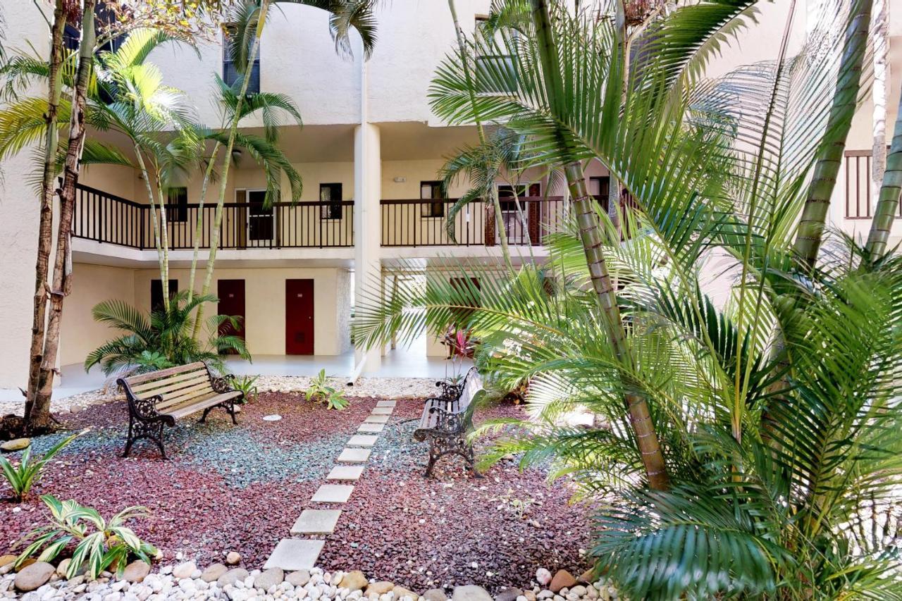 Ocean Breeze & Santa Maria Condos フォートマイヤーズビーチ エクステリア 写真